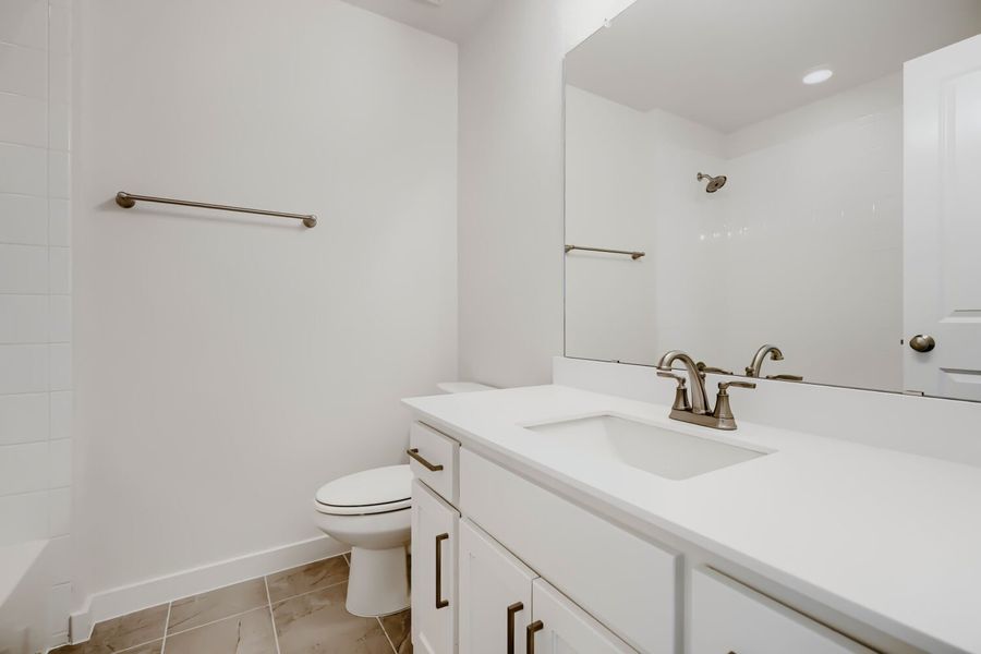 2216 Ten Mile - Full Bathroom 2216 Ten Mile - Full Bathroom