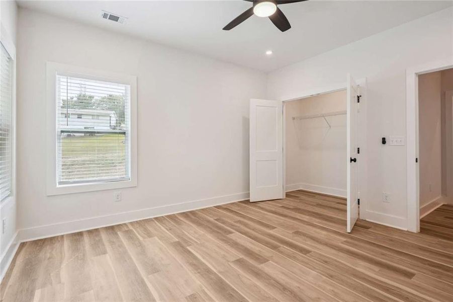 Spacious, unfurnished interior of a new home in , Atlanta (Image 12).