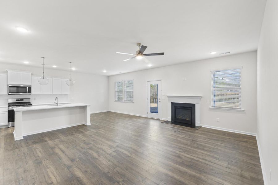 Representative unfurnished interior of a home built from the Saluda by Veranda Homes in Heritage Bay, Sumter (Image 19).