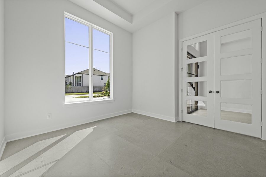 Representative unfurnished interior of a home built from the The Leona by Westin Homes in ARTAVIA®, Conroe (Image 19).