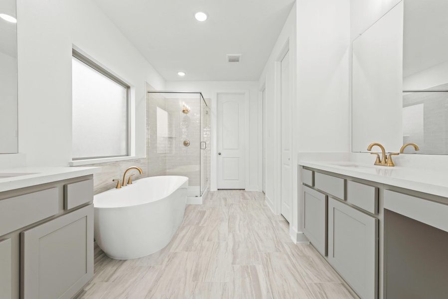 Representative image. Features, specifications, selections and colors may vary. Representative image. Features, specifications, selections and colors may vary.