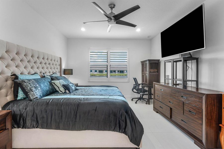 bedroom bedroom