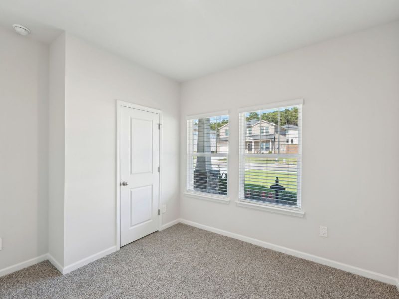 Spacious, unfurnished interior of a new home in Martin Springs - Estate Series, Lawrenceville (Image 26).