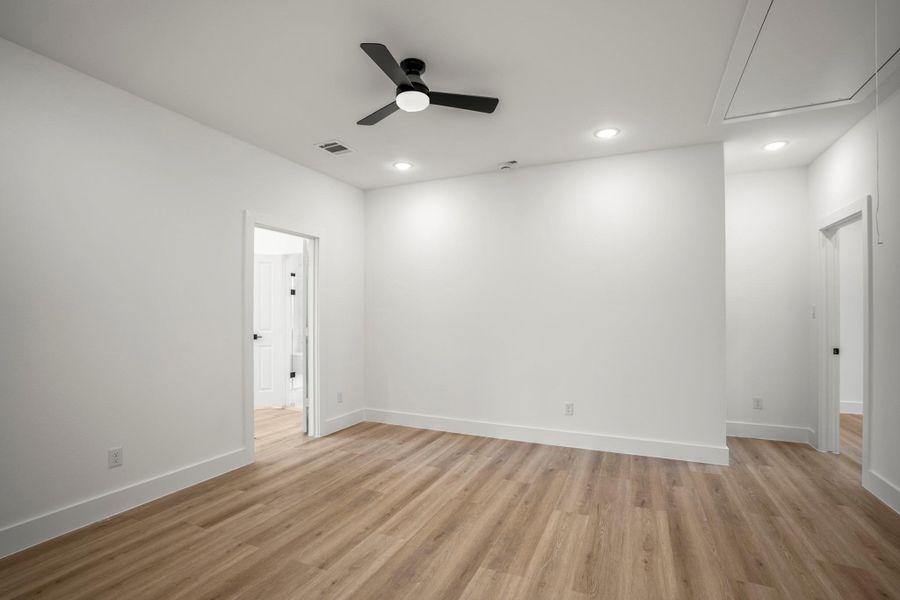 Spacious, unfurnished interior of a new home in , Houston (Image 22).