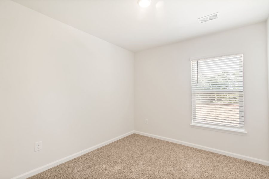Representative unfurnished interior of a home built from the Haven by Veranda Homes in Pinehaven, Laurens (Image 23).