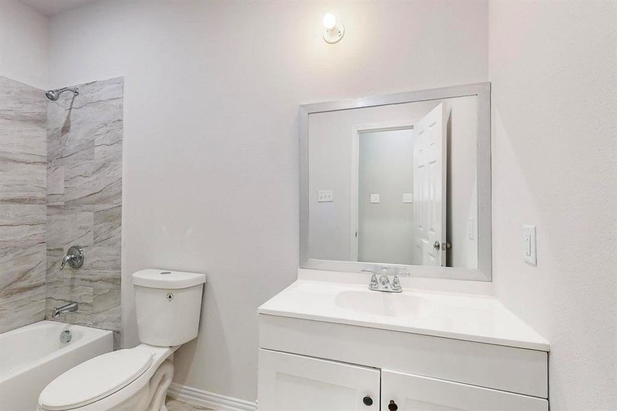 Furnished interior view inside a new home in , Dallas (Image 5).