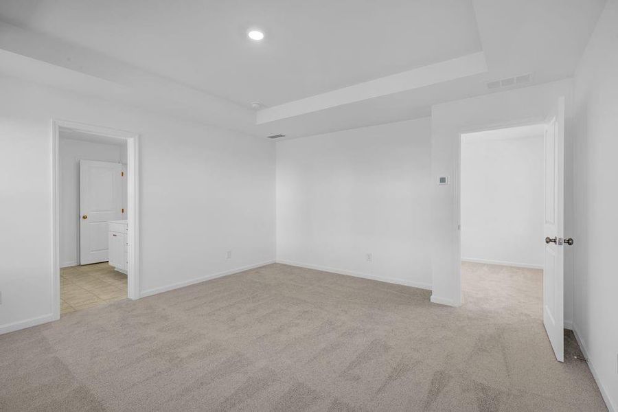 Spacious, unfurnished interior of a new home in Heritage River, Euharlee (Image 13).