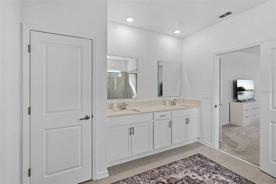 Furnished interior view inside a new home in Wellness Ridge, Clermont (Image 35).