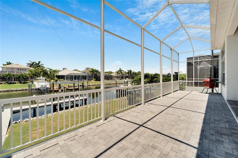 Spacious, unfurnished interior of a new home in Marisol Pointe at MiraBay Florida Series, Apollo Beach (Image 19).
