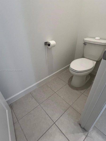 Spacious, unfurnished interior of a new home in , Pembroke Pines (Image 22).