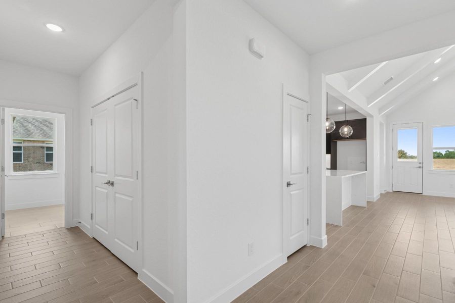 HovHall with a convenient Stuff of Life Room HovHall with a convenient Stuff of Life Room