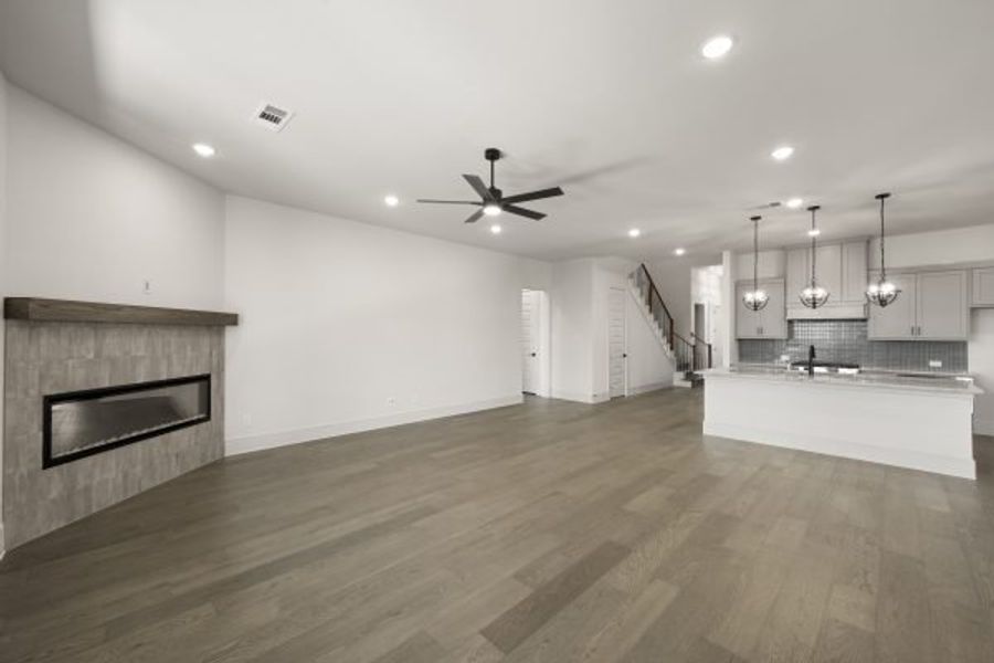 Spacious, unfurnished interior of a new home in Rio Vista at Kelly Ranch, Aledo (Image 43). Spacious, unfurnished interior of a new home in Rio Vista at Kelly Ranch, Aledo (Image 43).