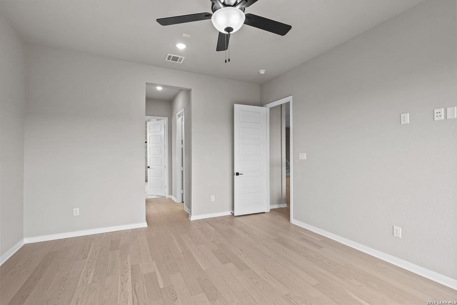 Spacious, unfurnished interior of a new home in Homestead, Schertz (Image 23).