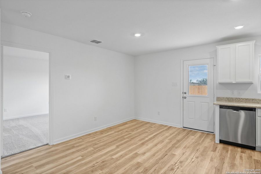 Spacious, unfurnished interior of a new home in Blue Wing, San Antonio (Image 11). Spacious, unfurnished interior of a new home in Blue Wing, San Antonio (Image 11).