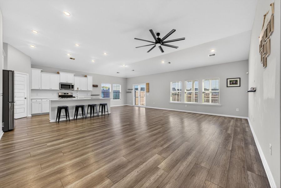 Spacious, unfurnished interior of a new home in Azalea Ridge at Summers Corner: Arbor Collection, Summerville (Image 19).