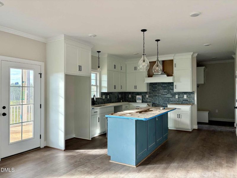 55f33dd2-b003-4266-8739-064776686464