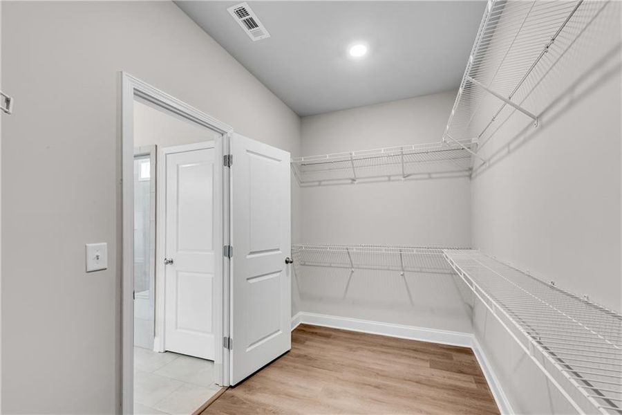 Spacious, unfurnished interior of a new home in Hidden Fields, Hoschton (Image 22).