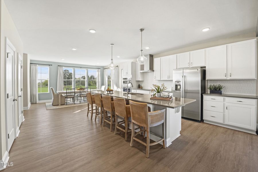 P_RAL_AXS_Julianne_INT_KIT_1