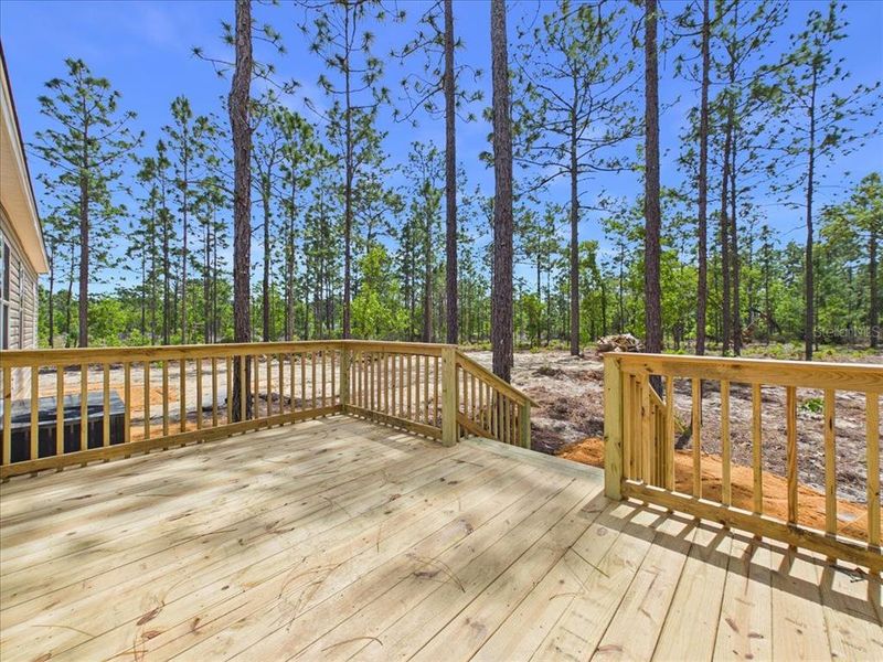 Exterior details and patio area of a home in , Hawthorne (Image 23).