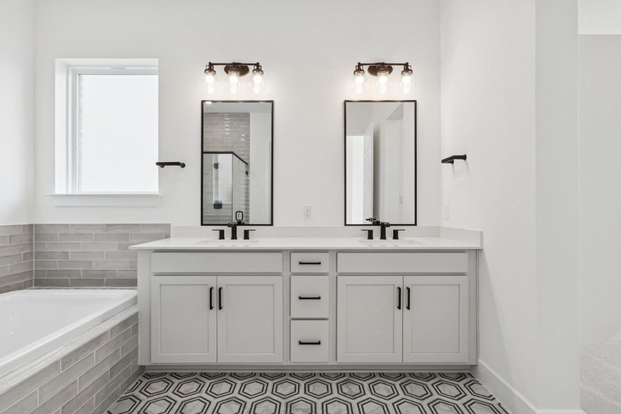 Owner's Bathroom Owner's Bathroom