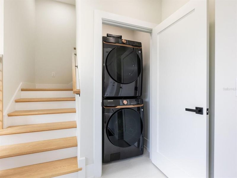 Furnished interior view inside a new home in , Sarasota (Image 5).