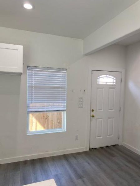 Spacious, unfurnished interior of a new home in , Houston (Image 10).