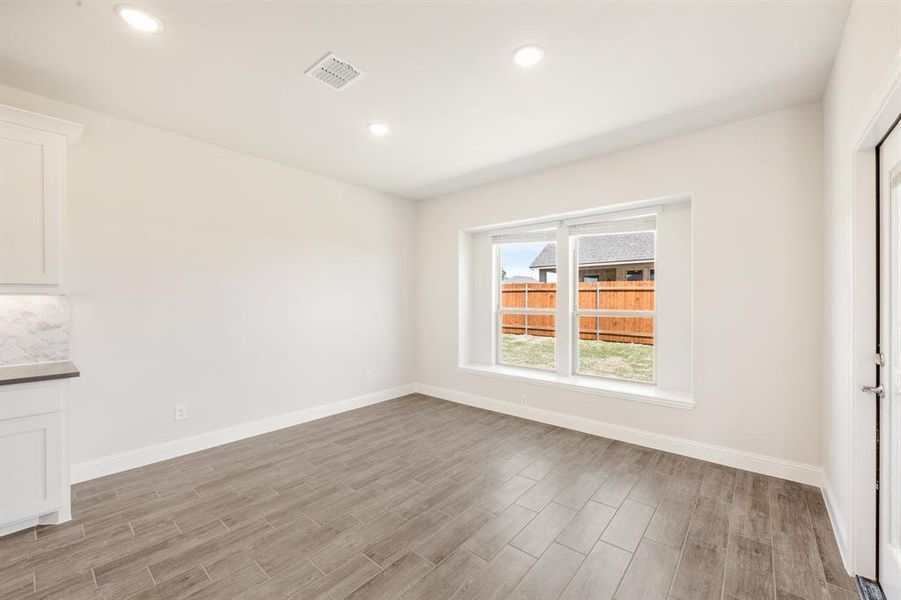 Spacious, unfurnished interior of a new home in The Oasis at North Grove 75-80, Waxahachie (Image 29). Spacious, unfurnished interior of a new home in The Oasis at North Grove 75-80, Waxahachie (Image 29).