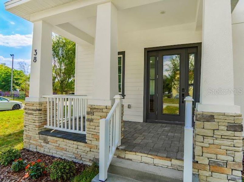 Exterior details and patio area of a home in , Oakland (Image 4).