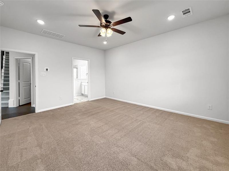 Spacious, unfurnished interior of a new home in Travis Ranch, Forney (Image 26).