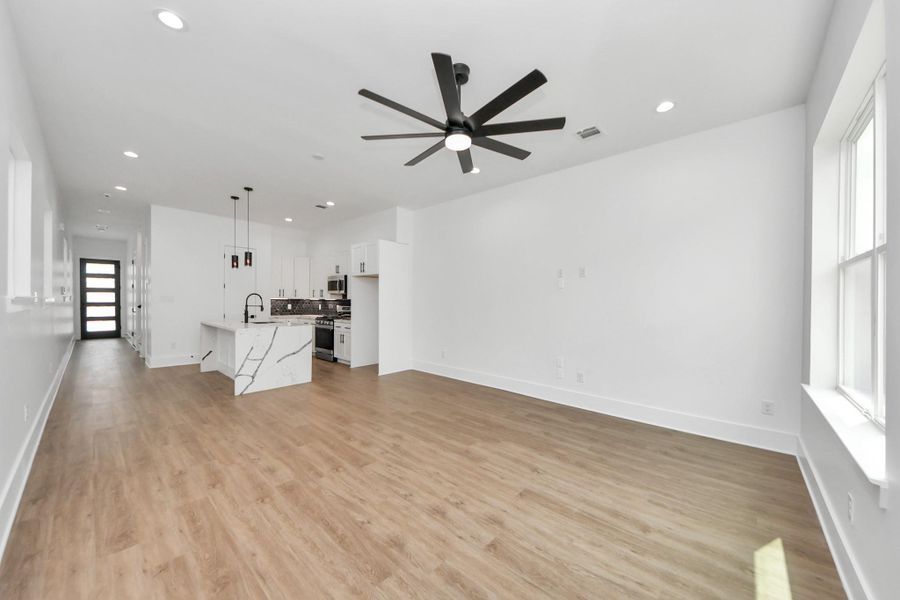 Spacious, unfurnished interior of a new home in , Houston (Image 11).