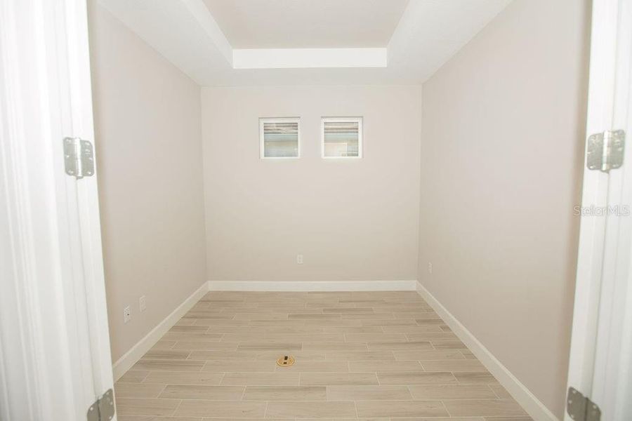 Spacious, unfurnished interior of a new home in , Wesley Chapel (Image 11).
