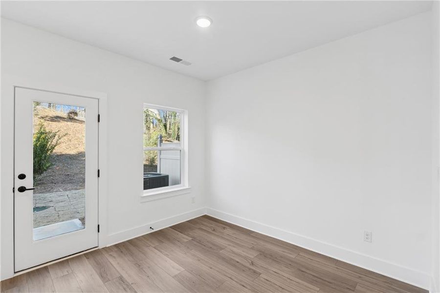 Spacious, unfurnished interior of a new home in Grandview Terrace, Canton (Image 10).