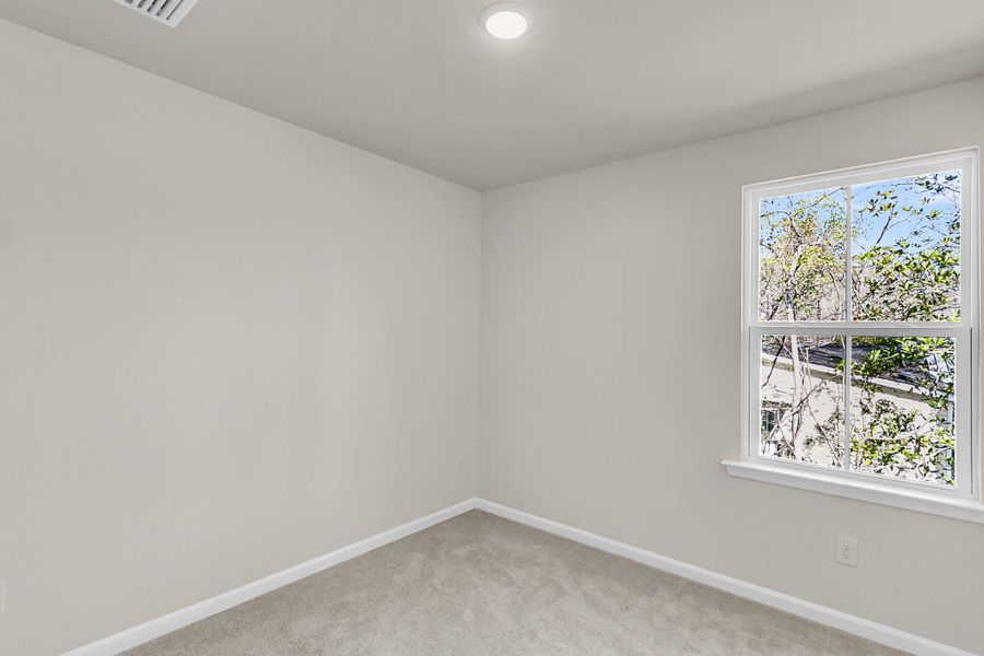 Spacious, unfurnished interior of a new home in , Summerville (Image 31).
