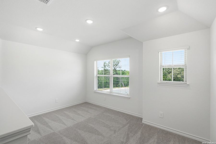 Spacious, unfurnished interior of a new home in Bison Ridge, San Antonio (Image 20). Spacious, unfurnished interior of a new home in Bison Ridge, San Antonio (Image 20).