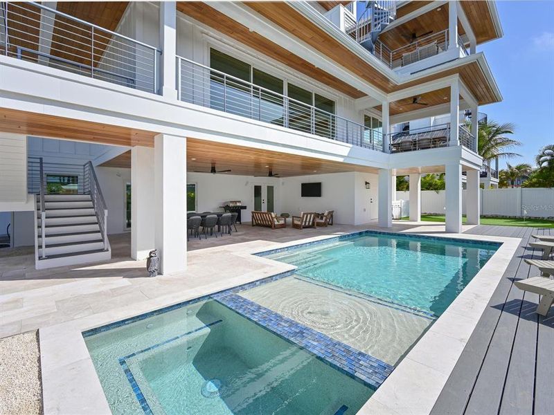 Exterior details and patio area of a home in , Holmes Beach (Image 32).