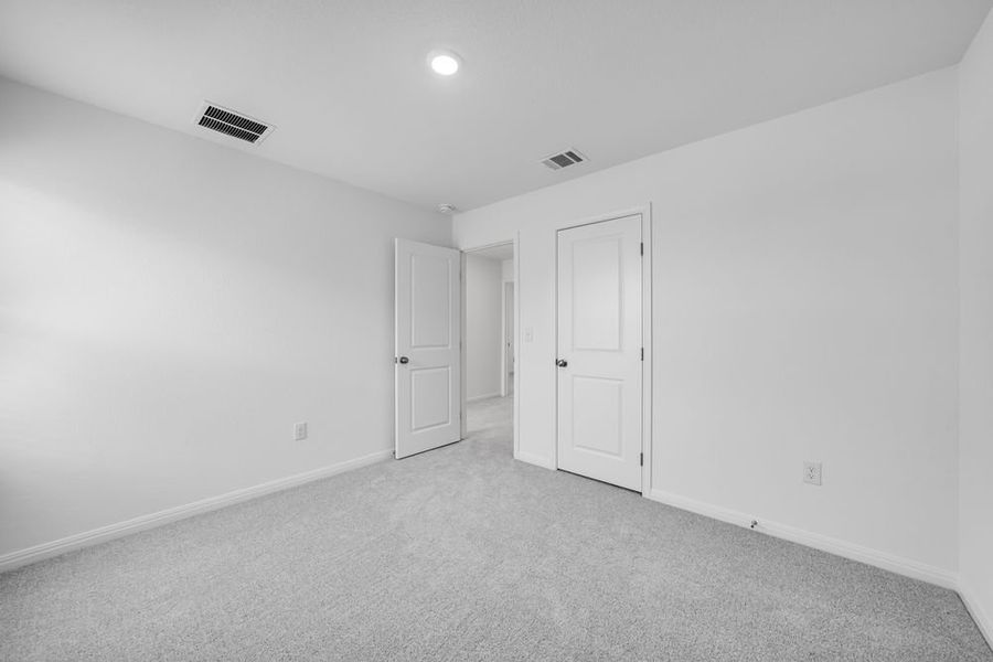 Spacious, unfurnished interior of a new home in Longview 40s, Del Valle (Image 18).