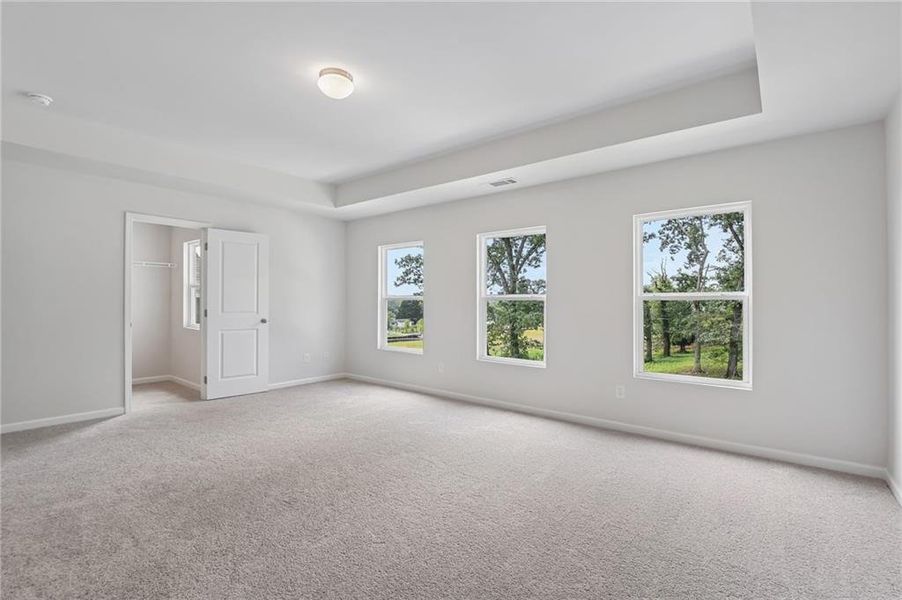 Spacious, unfurnished interior of a new home in Magnolia Trace, Flowery Branch (Image 9).
