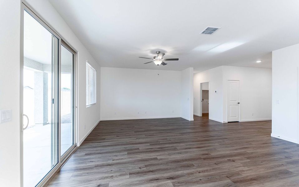 Spacious, unfurnished interior of a new home in Rancho Mirage, Maricopa (Image 11). Spacious, unfurnished interior of a new home in Rancho Mirage, Maricopa (Image 11).