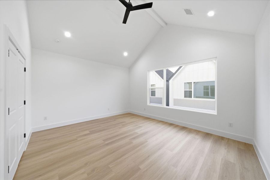 Spacious, unfurnished interior of a new home in , Houston (Image 42).