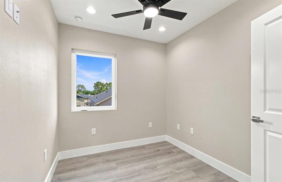 Spacious, unfurnished interior of a new home in , Tampa (Image 73).
