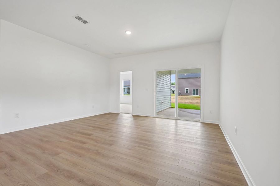 Spacious, unfurnished interior of a new home in Middleton Farms, Middlesex (Image 21). Spacious, unfurnished interior of a new home in Middleton Farms, Middlesex (Image 21).