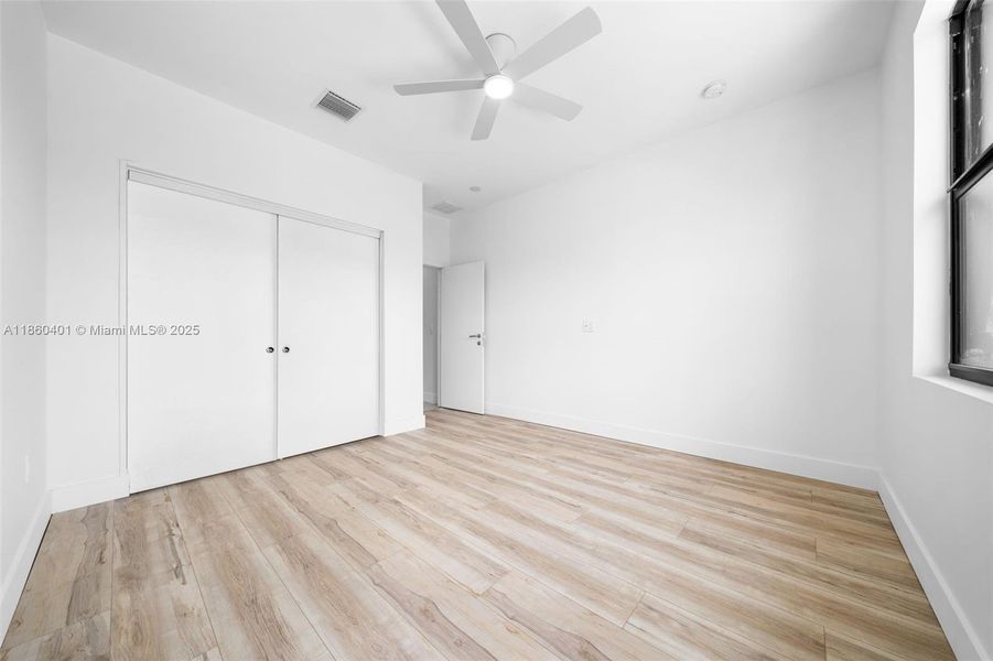 Spacious, unfurnished interior of a new home in , Palm Bay (Image 16).