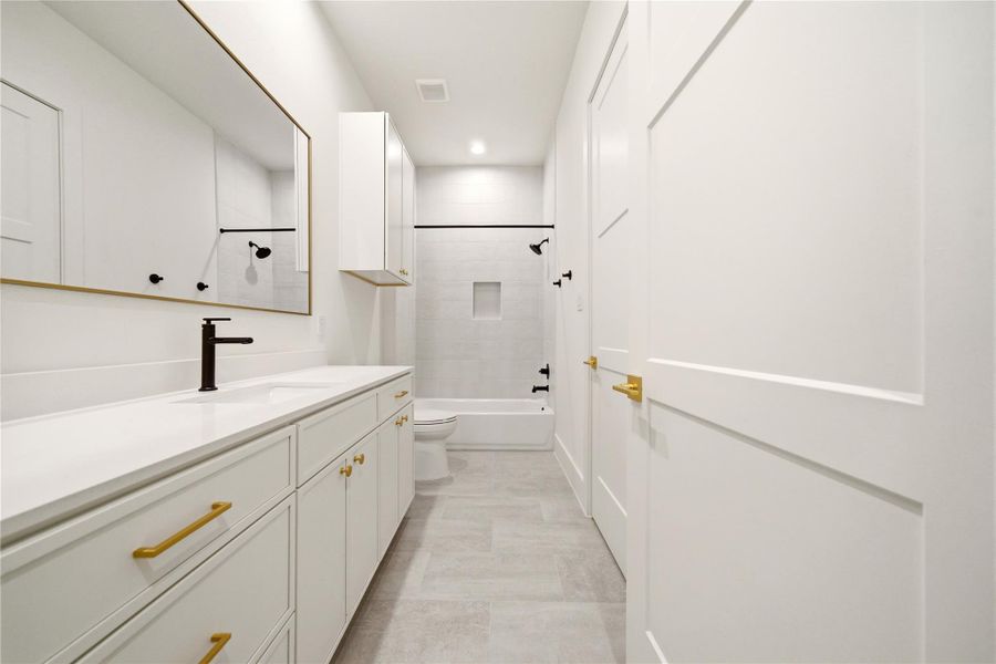 Furnished interior view inside a new home in , Houston (Image 10).