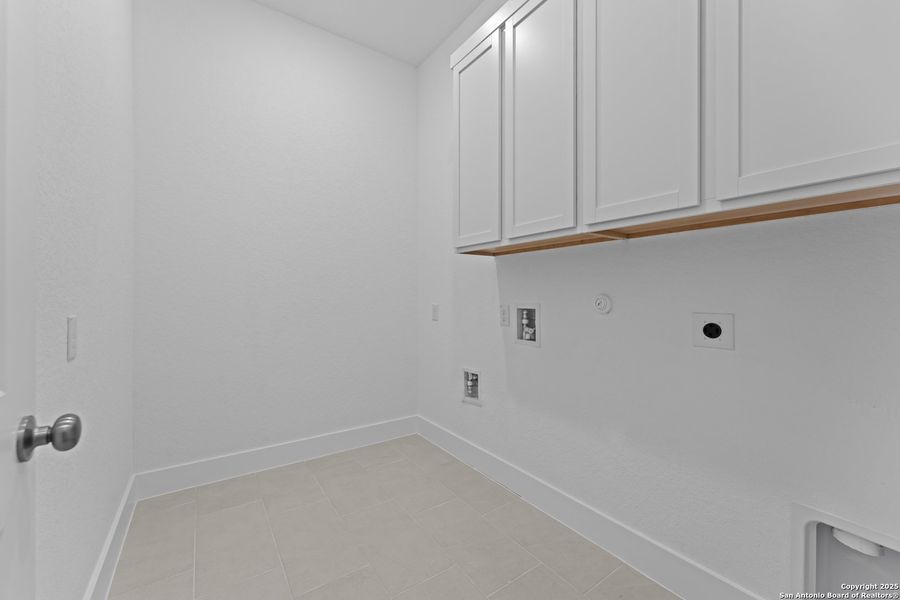 Spacious, unfurnished interior of a new home in , New Braunfels (Image 8). Spacious, unfurnished interior of a new home in , New Braunfels (Image 8).