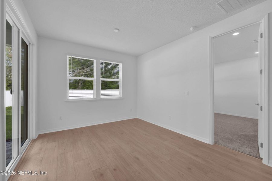 Spacious, unfurnished interior of a new home in Double Branch, Middleburg (Image 16).