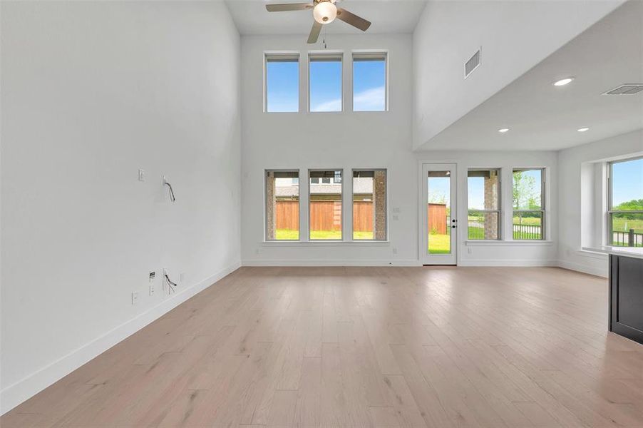 Spacious, unfurnished interior of a new home in Lily Creek at Sutton Fields, Aubrey (Image 29). Spacious, unfurnished interior of a new home in Lily Creek at Sutton Fields, Aubrey (Image 29).