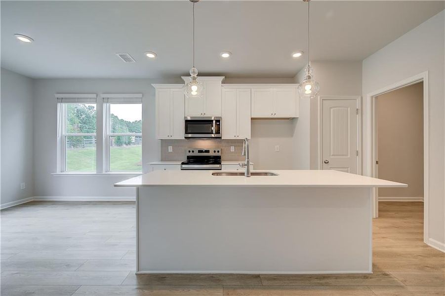 Furnished interior view inside a new home in Abbotts Crossing, Conyers (Image 9).