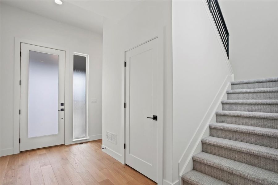 Spacious, unfurnished interior of a new home in West Grange, Longmont (Image 17).