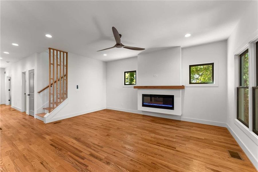 Spacious, unfurnished interior of a new home in , Atlanta (Image 22). Spacious, unfurnished interior of a new home in , Atlanta (Image 22).