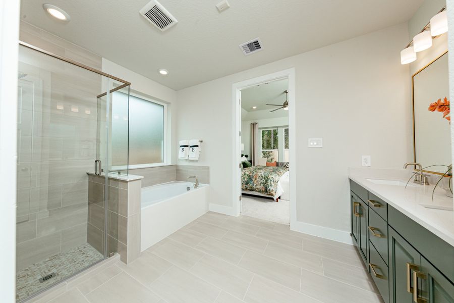 Representative furnished interior of a home built from the Meridian by Beazer Homes in Amira: Premier Collection, Tomball (Image 7).